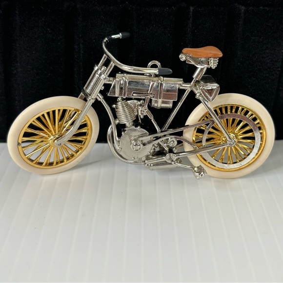 2003 Harley-Davidson 100th Anniversary Edition Set Hallmark Keepsake Ornaments - Picture 15 of 16